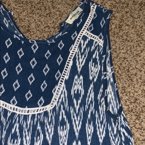 Blue pattern top - Picture 3 of 4